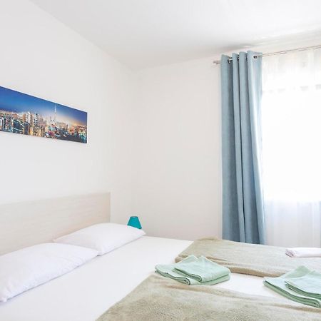 Apartments Dora Макарска Экстерьер фото