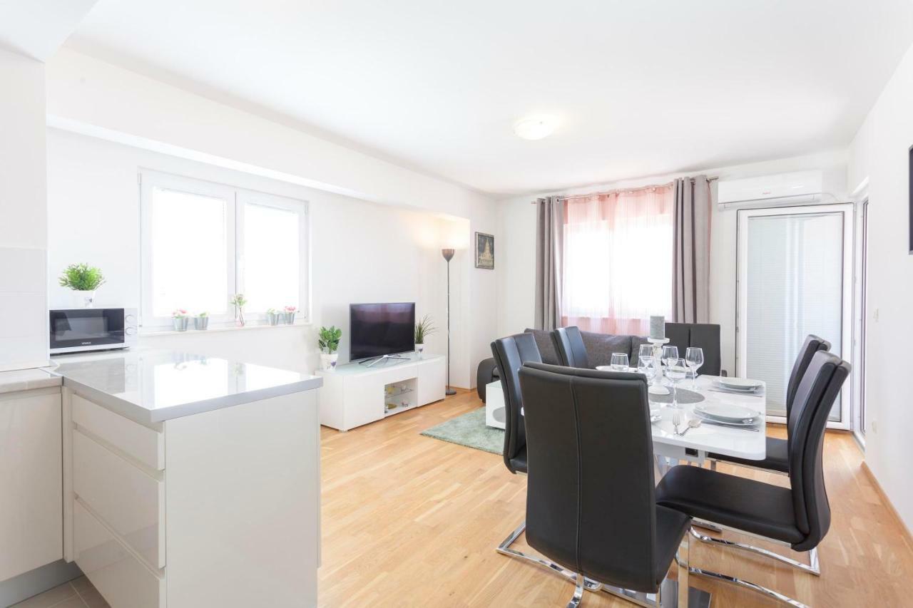Apartments Dora Макарска Экстерьер фото