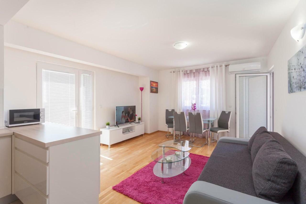 Apartments Dora Макарска Экстерьер фото
